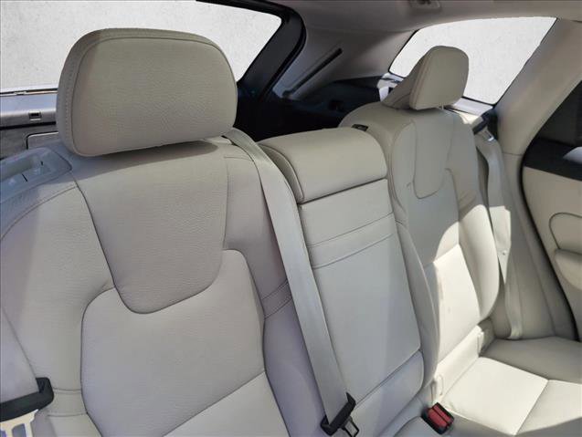 Used 2021 Volvo XC60 T8 Inscription Expression w/ Climate Package image 21