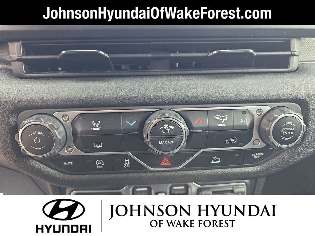 Used 2024 Jeep Wrangler Sport S image 31