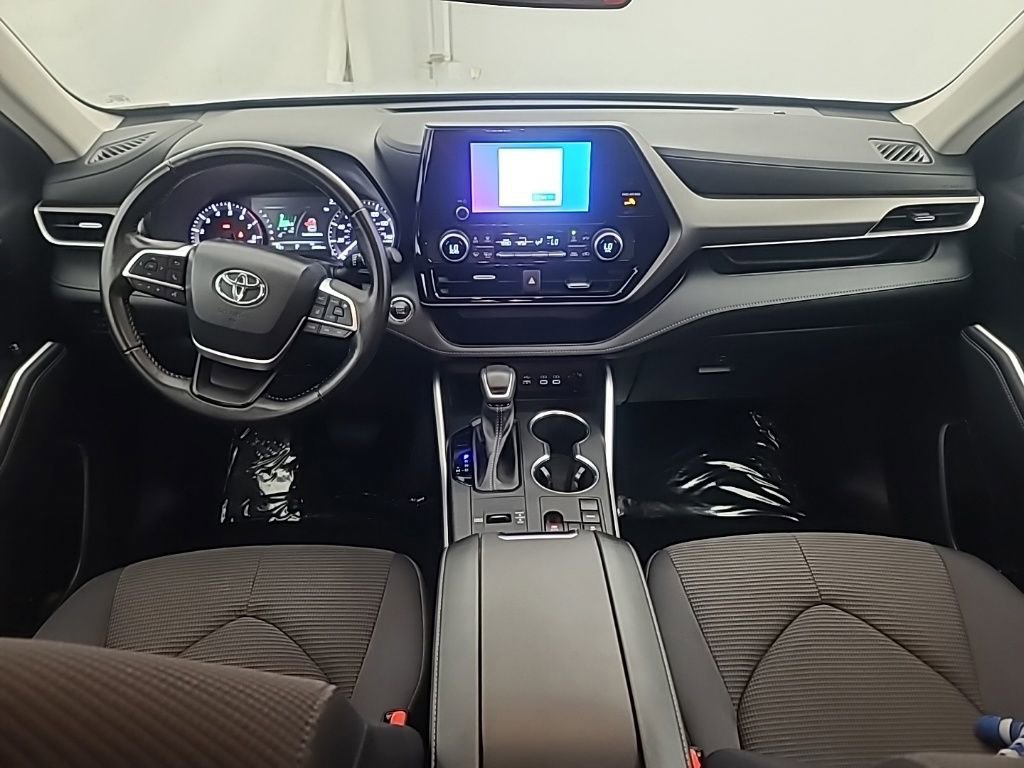 Used 2023 Toyota Highlander LE image 24