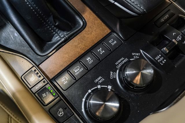 Used 2018 Lexus LX 570 4WD w/ Luxury Package image 33