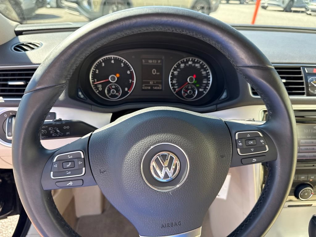 Used 2013 Volkswagen Passat 2.5 SE FWD image 27