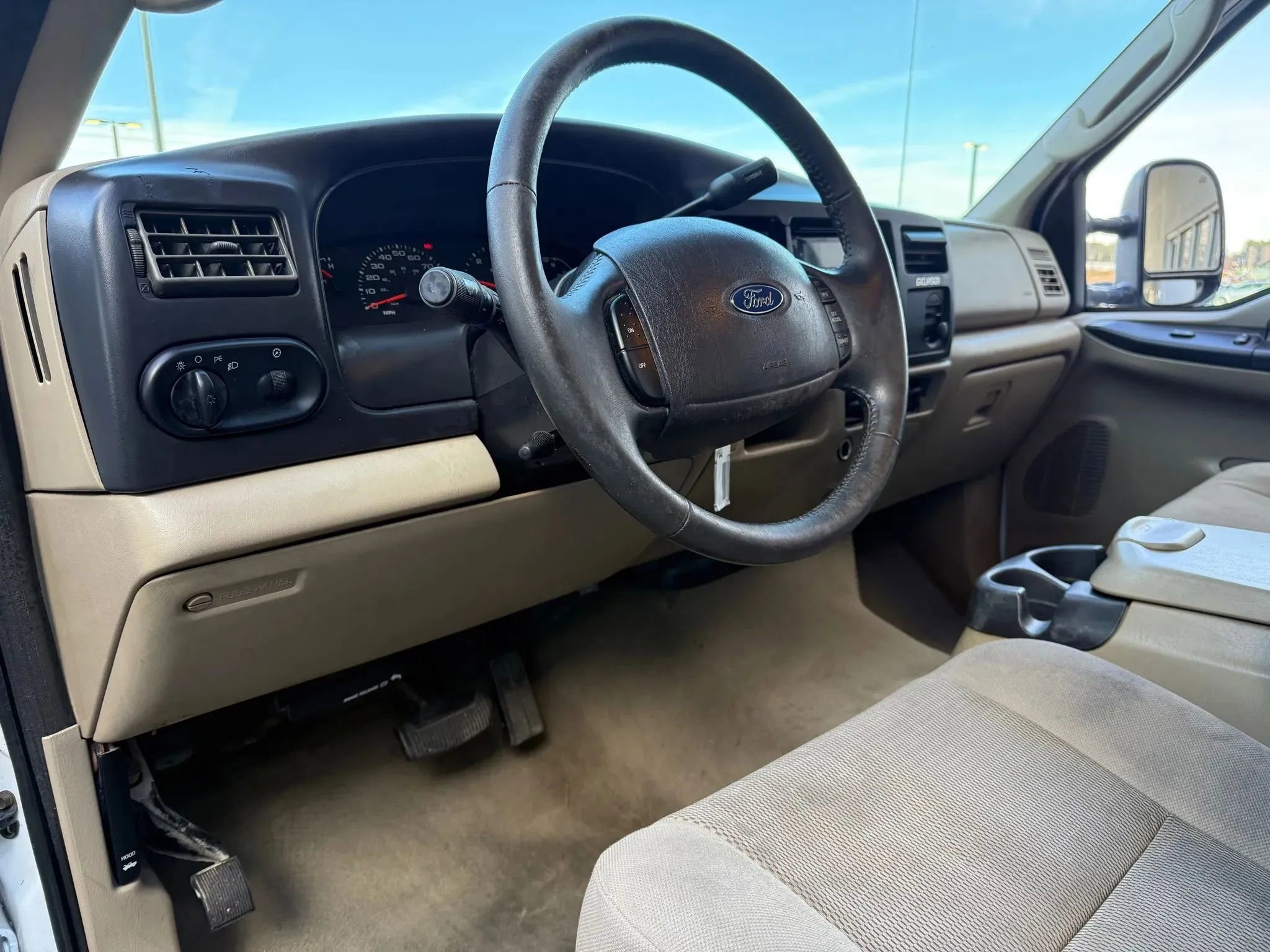 Used 2005 Ford Excursion XLS image 17