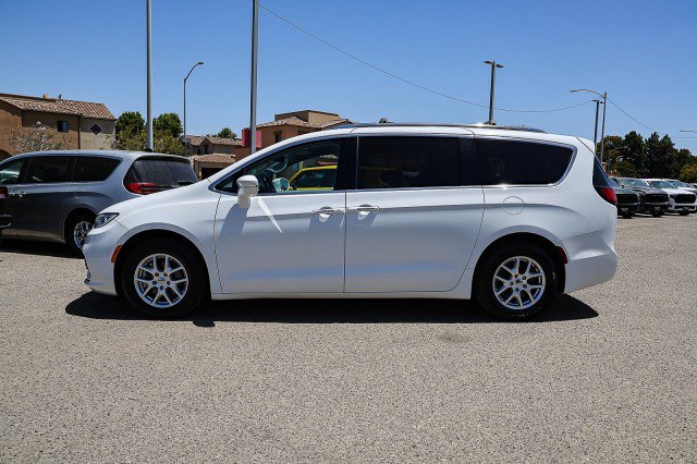 Used 2021 Chrysler Pacifica Touring-L FWD image 7