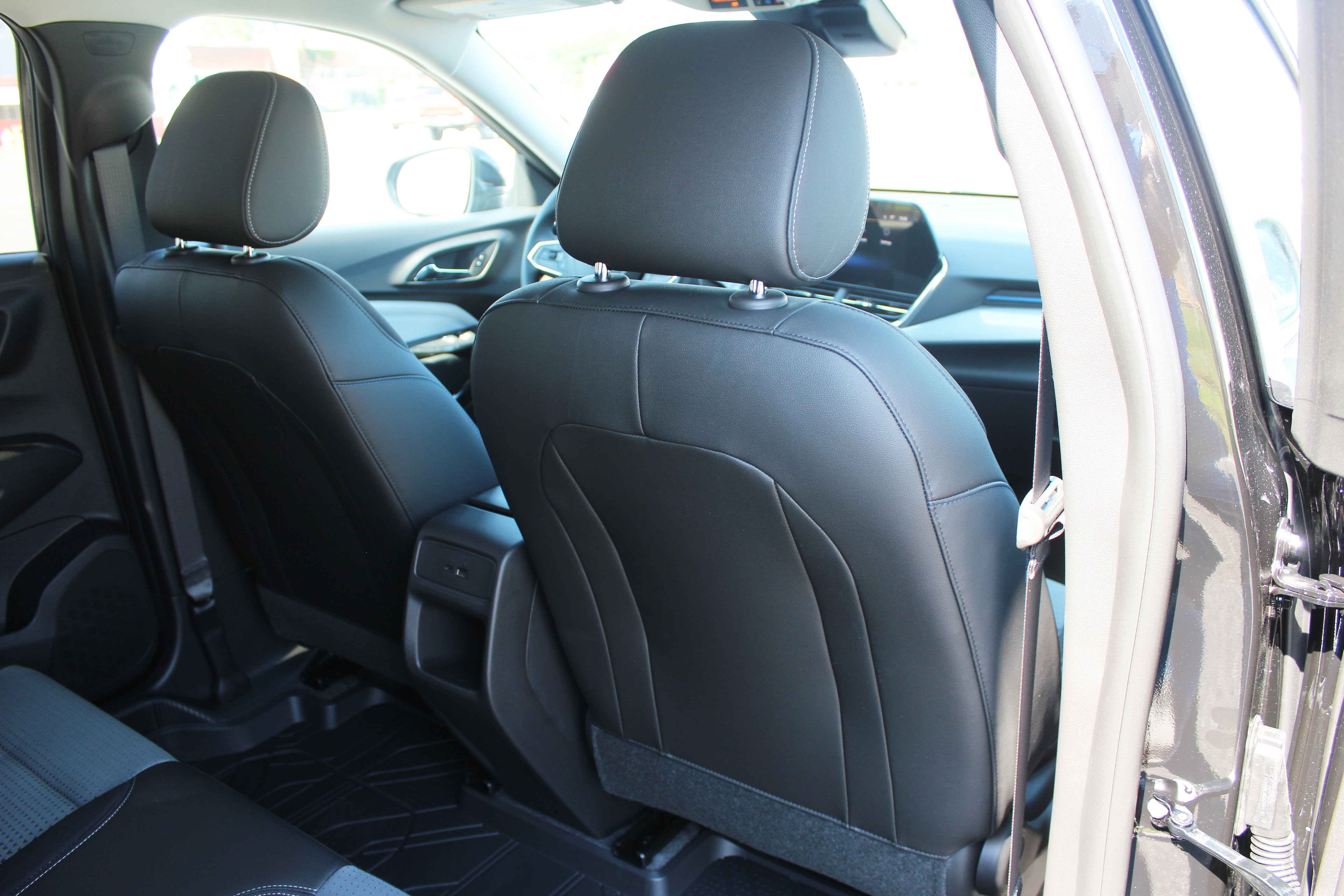 New 2025 Chevrolet Trax LT w/ Driver Confidence Package image 43