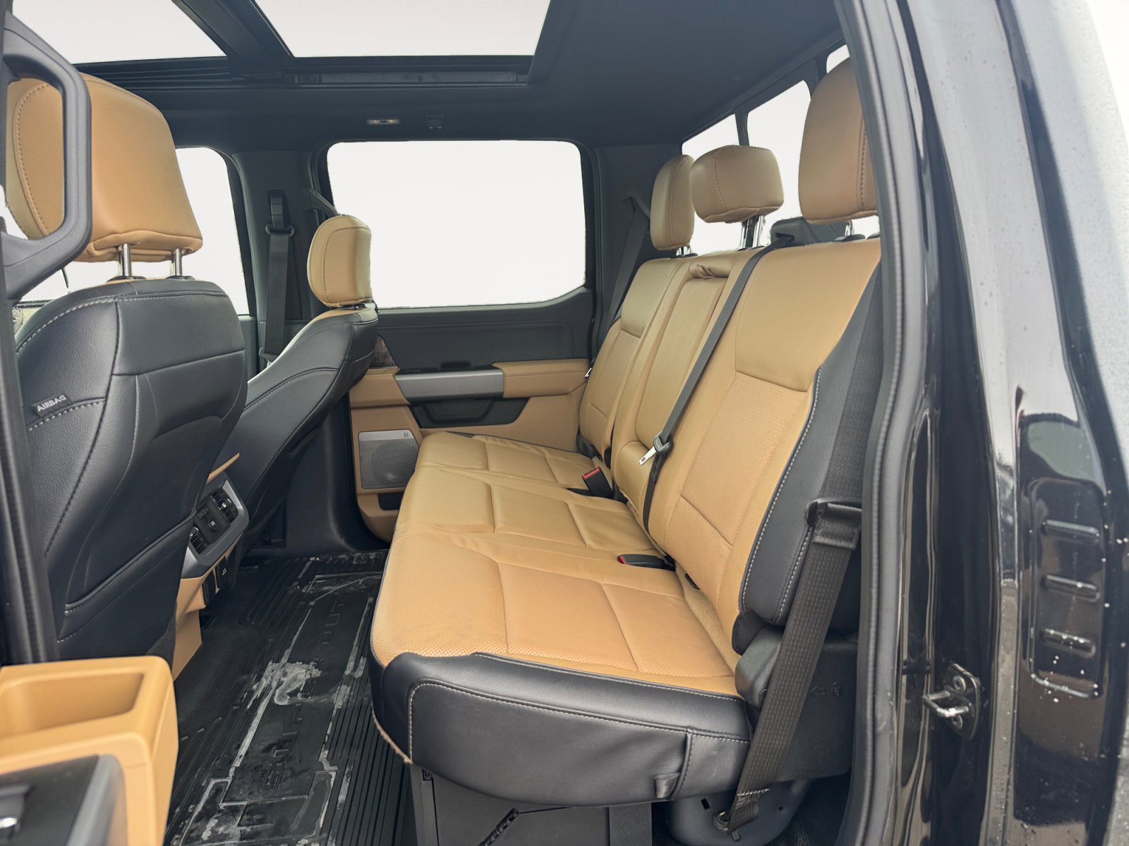 Used 2024 Ford F350 Lariat w/ Black Appearance Package image 13