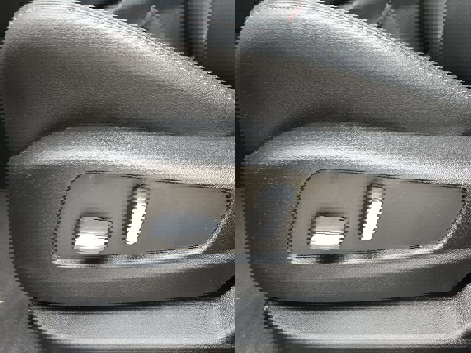 Used 2024 Cadillac XT6 Luxury w/ LPO, Floor Liner Package AWD/4WD image 15