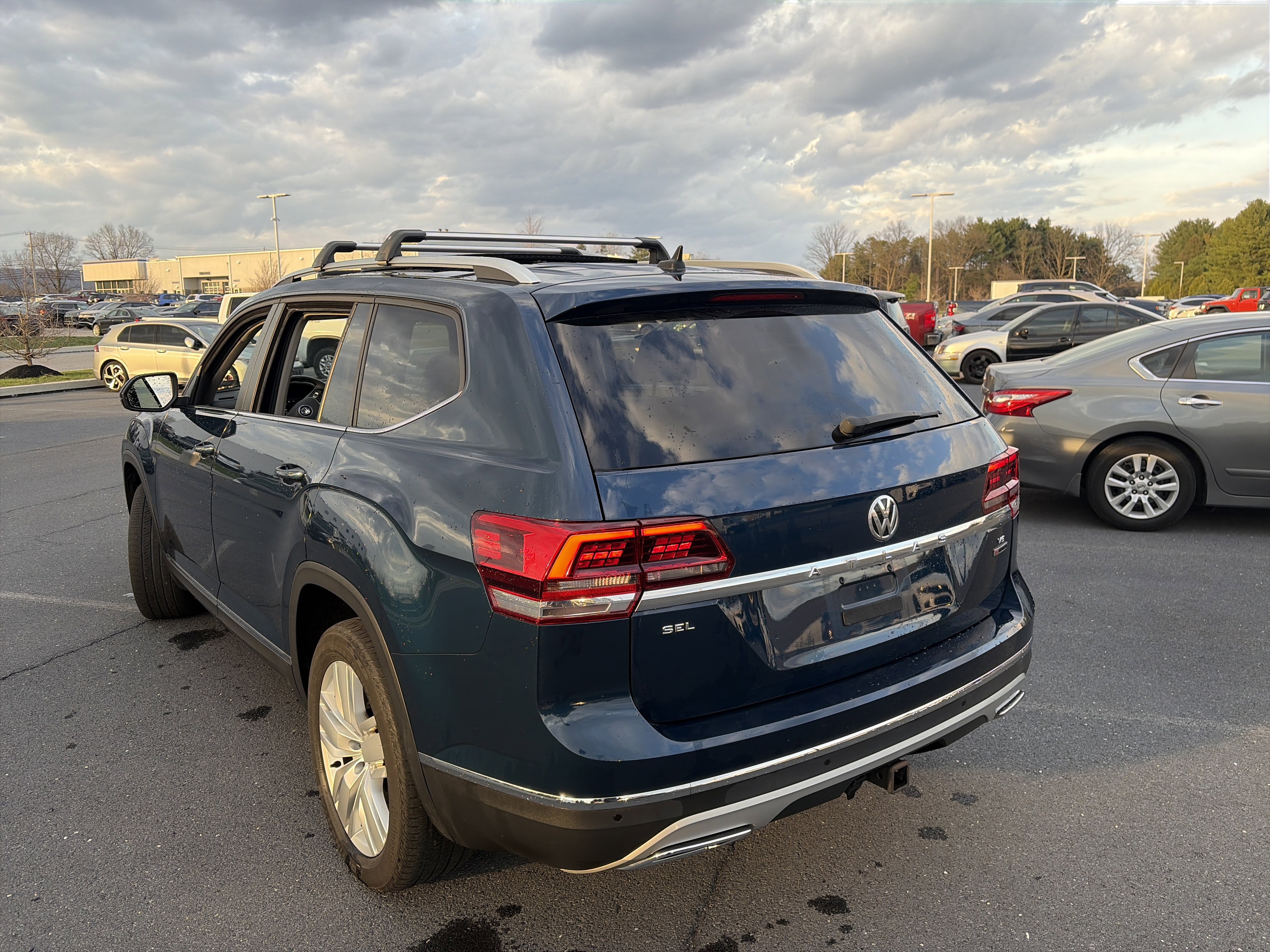 Used 2019 Volkswagen Atlas SEL image 6