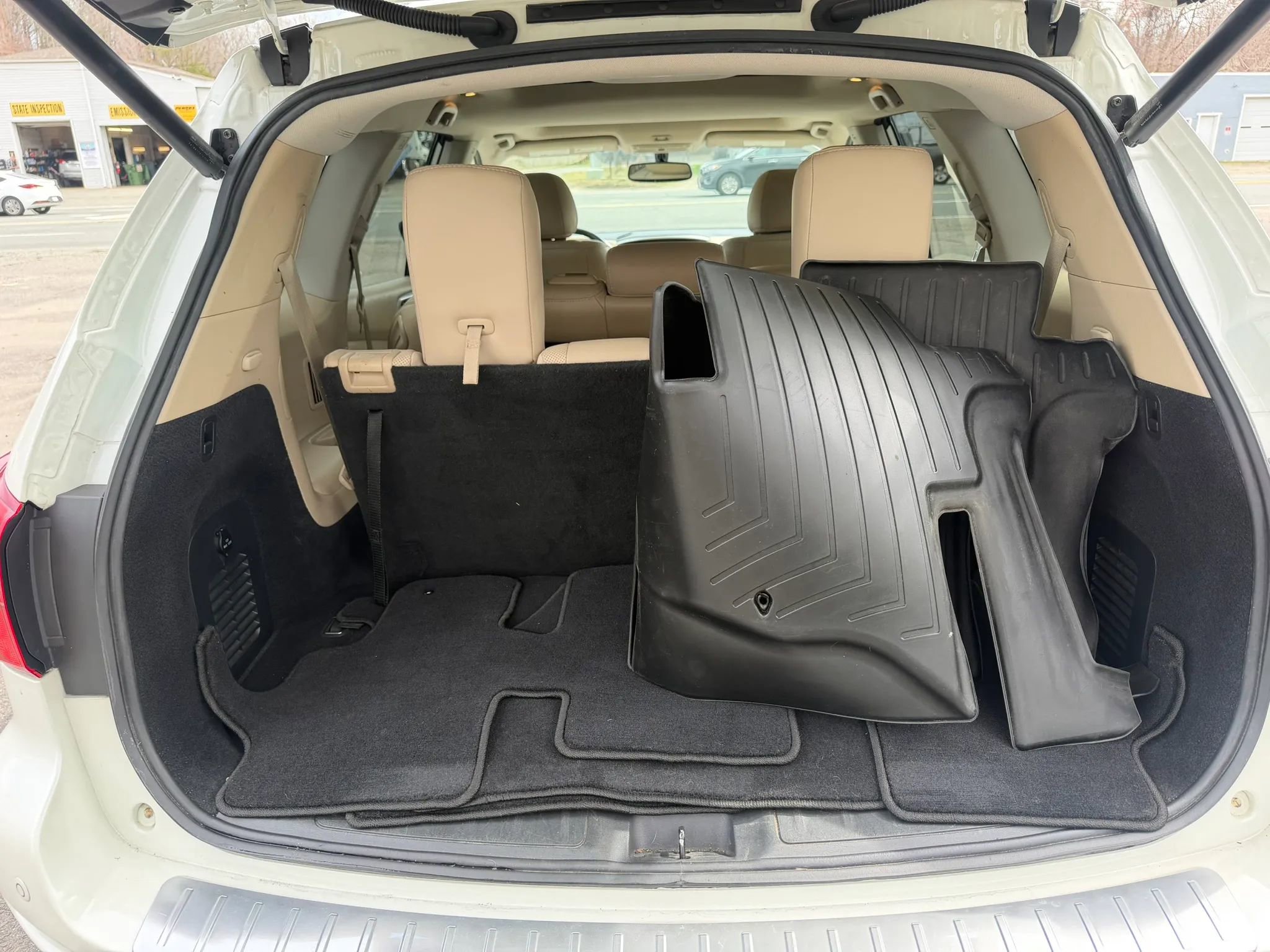 Used 2020 Nissan Pathfinder Platinum image 15