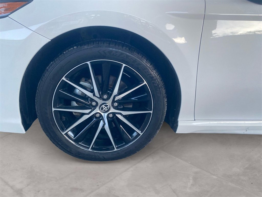 Used 2024 Toyota Camry SE w/ Convenience Package image 11