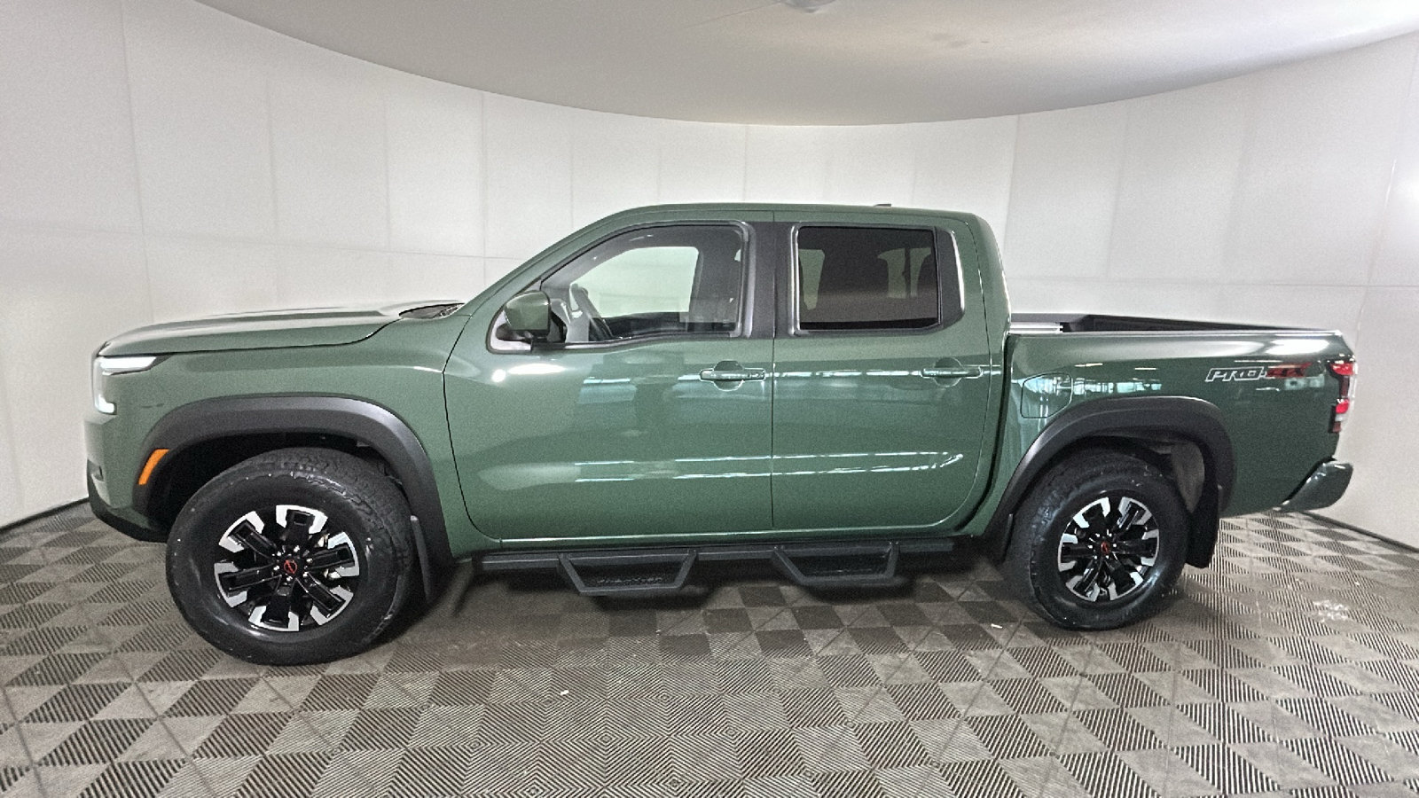 Used 2023 Nissan Frontier PRO-4X w/ Pro Convenience Package AWD/4WD image 7