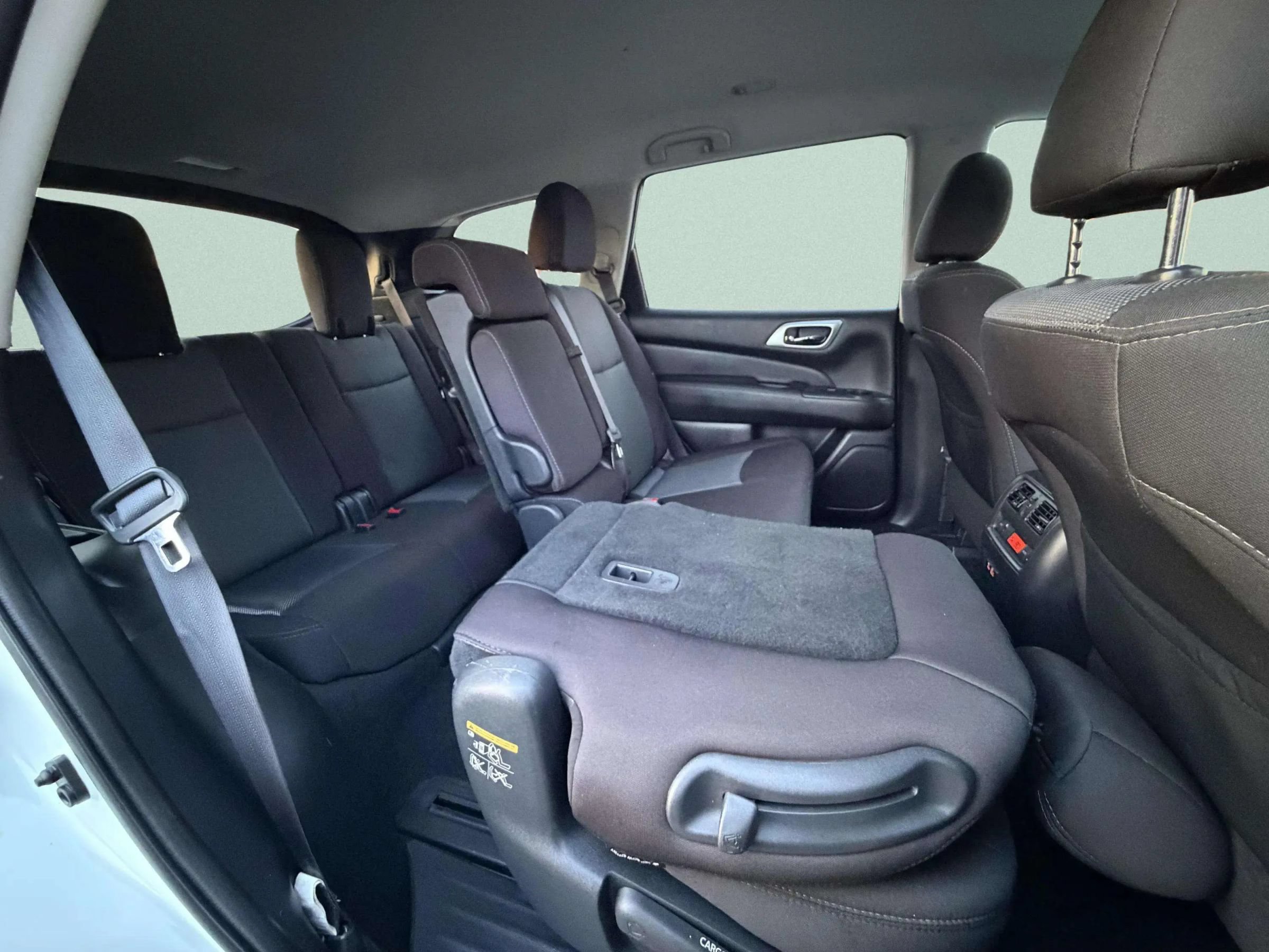 Used 2020 Nissan Pathfinder S AWD/4WD image 30