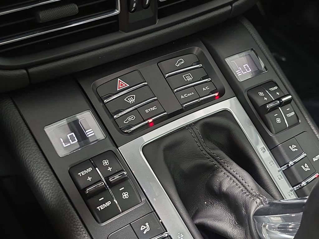 Used 2019 Porsche Macan AWD/4WD image 19