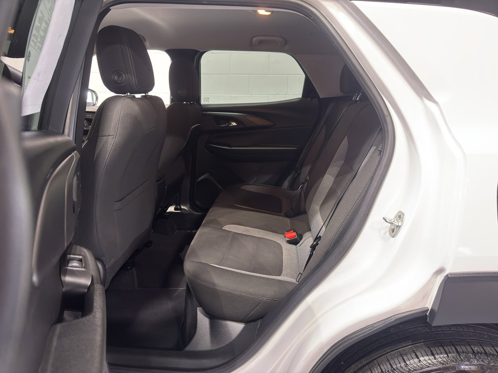 Used 2025 Chevrolet TrailBlazer LT AWD/4WD image 12