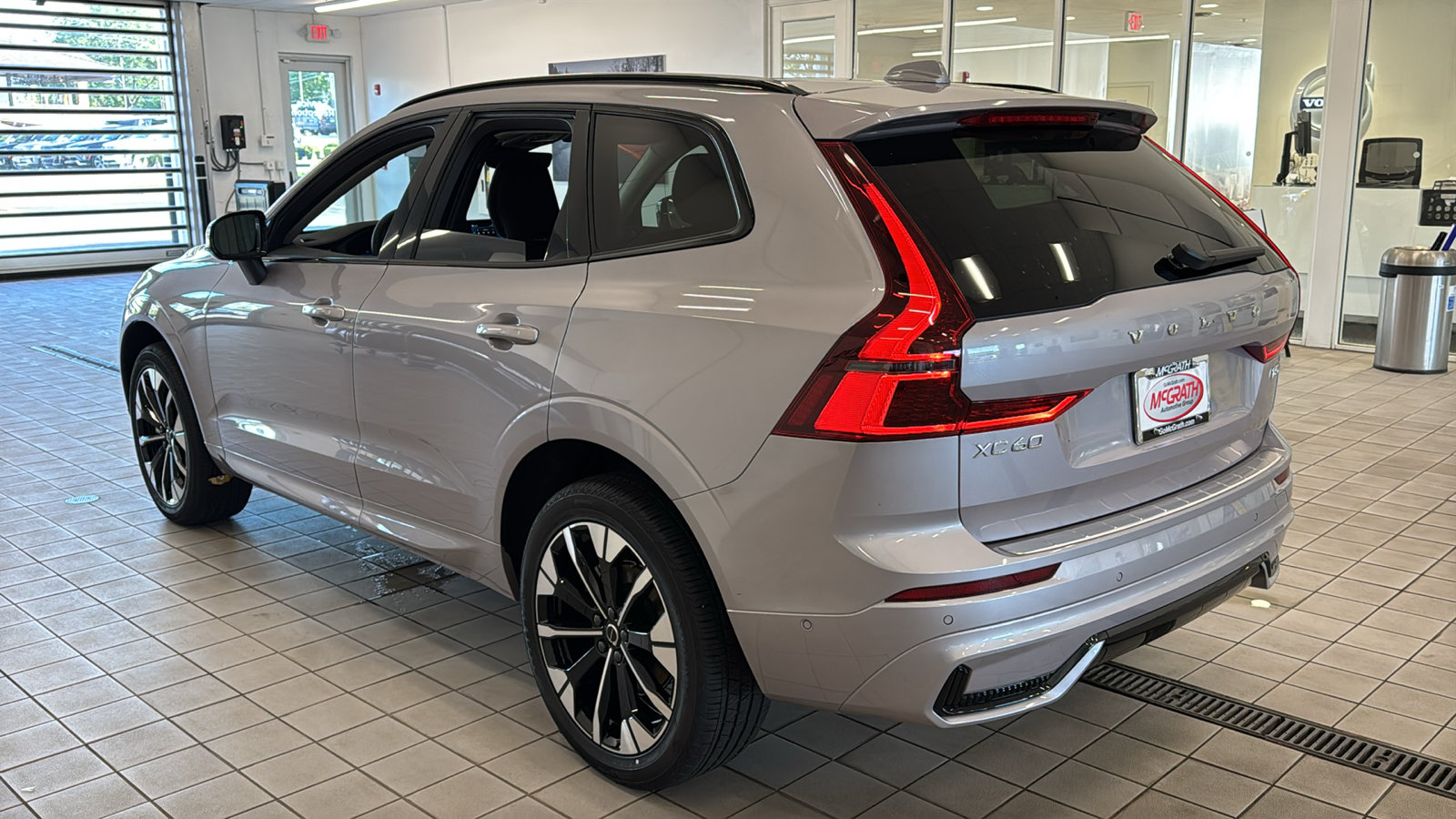 New 2026 Volvo XC60 B5 Plus w/ Protection Package Premier AWD/4WD image 7