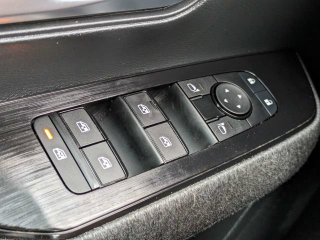 Used 2025 Nissan Kicks SV FWD image 23