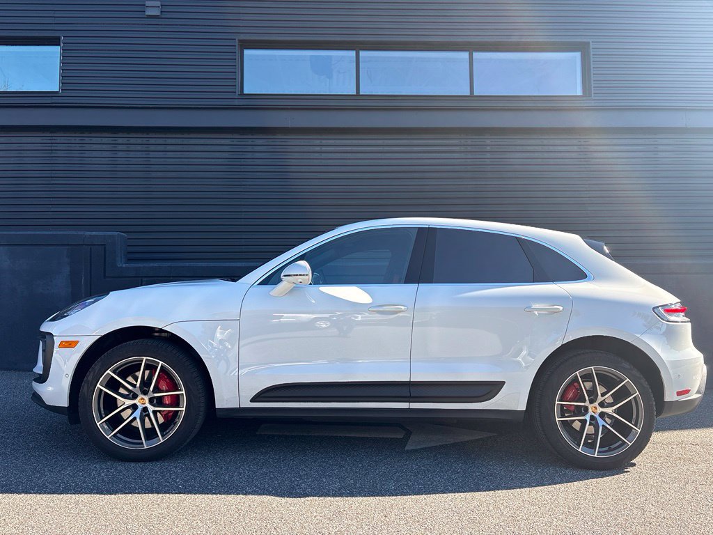 Certified 2023 Porsche Macan S AWD/4WD image 2