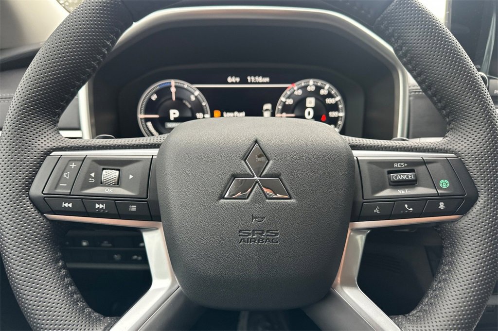 New 2025 Mitsubishi Outlander SEL image 24