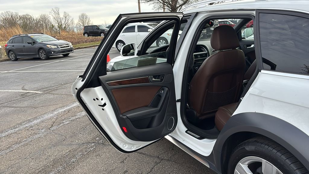 Used 2015 Audi A4 Premium Plus w/ Technology Package image 28