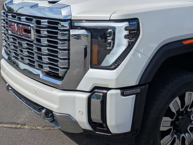 Used 2024 GMC Sierra 2500 Denali w/ Denali Reserve Package AWD/4WD image 9