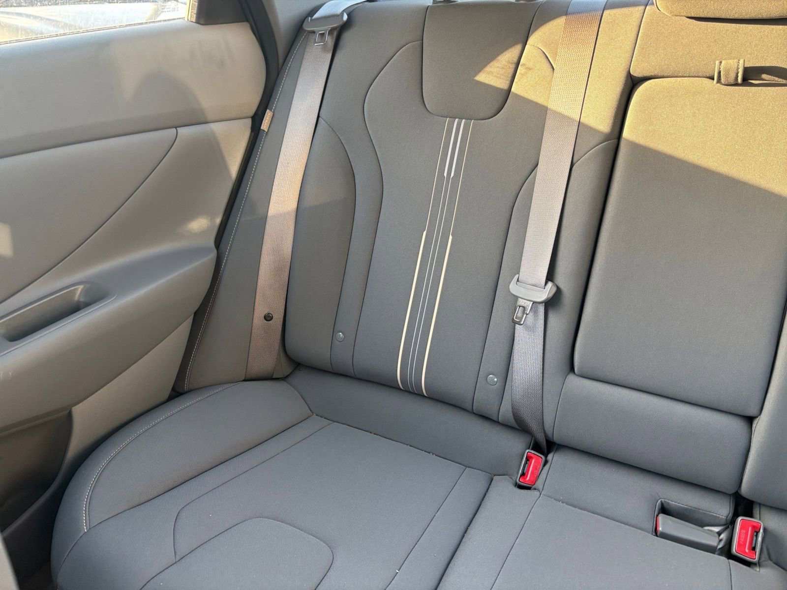 Used 2025 Hyundai Elantra SEL image 40