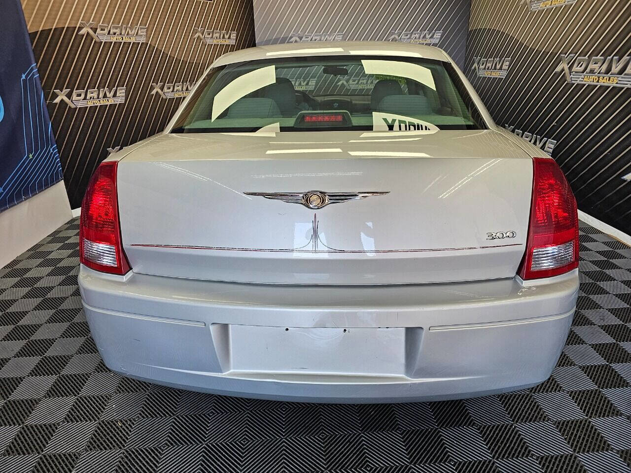 Used 2007 Chrysler 300 image 14