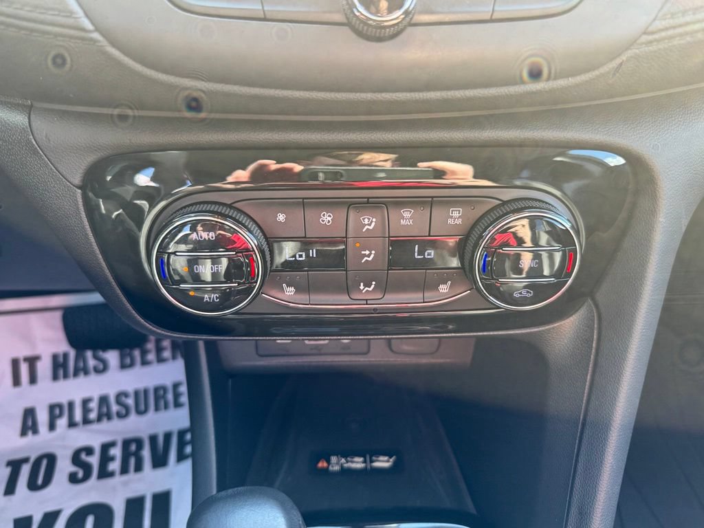 Certified 2022 Buick Encore GX Essence w/ Advanced Technology Package FWD image 25