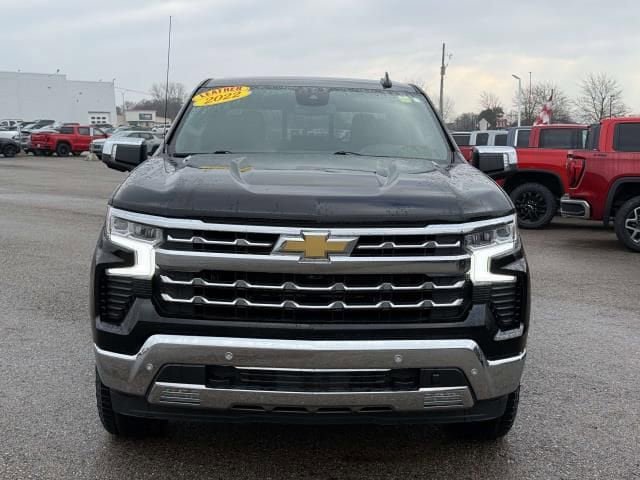 Used 2022 Chevrolet Silverado 1500 LTZ AWD/4WD image 3
