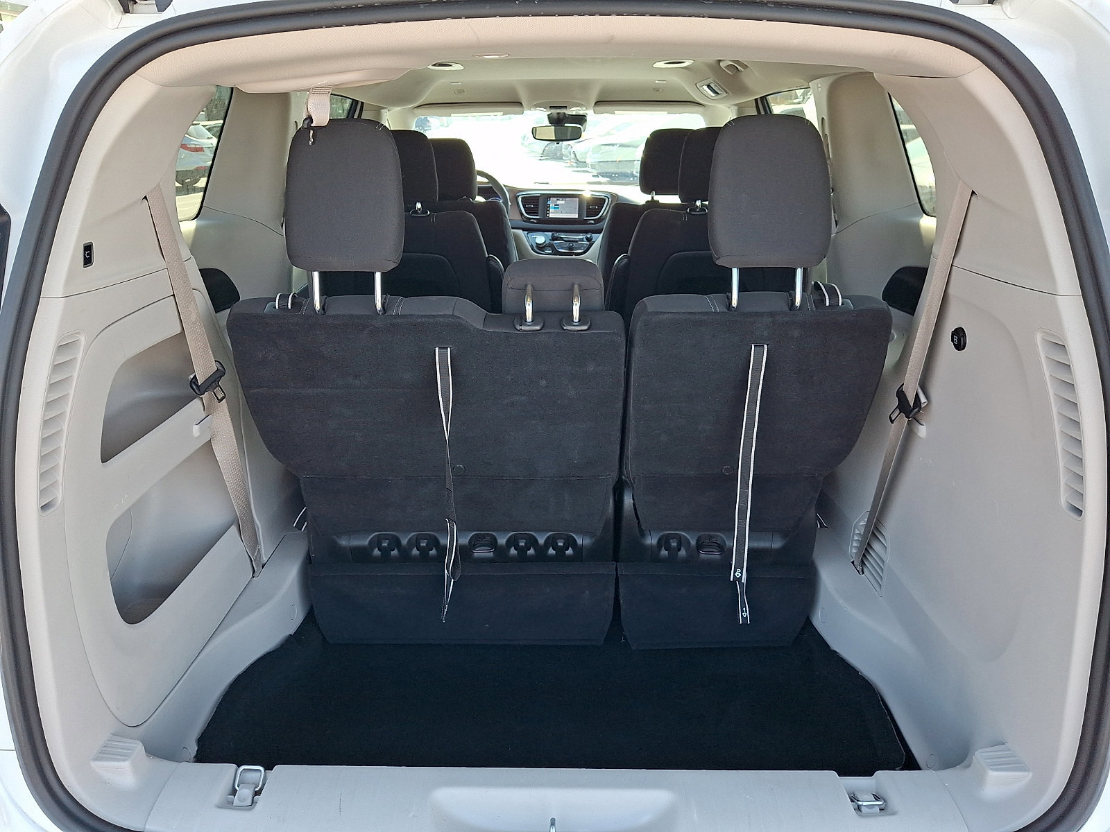 Used 2023 Chrysler Voyager LX FWD image 28
