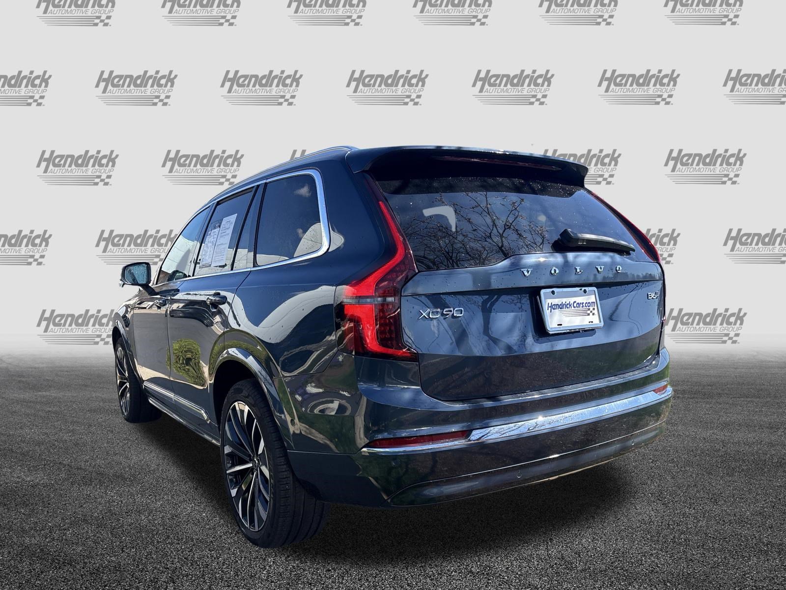 Used 2025 Volvo XC90 B6 Plus image 8