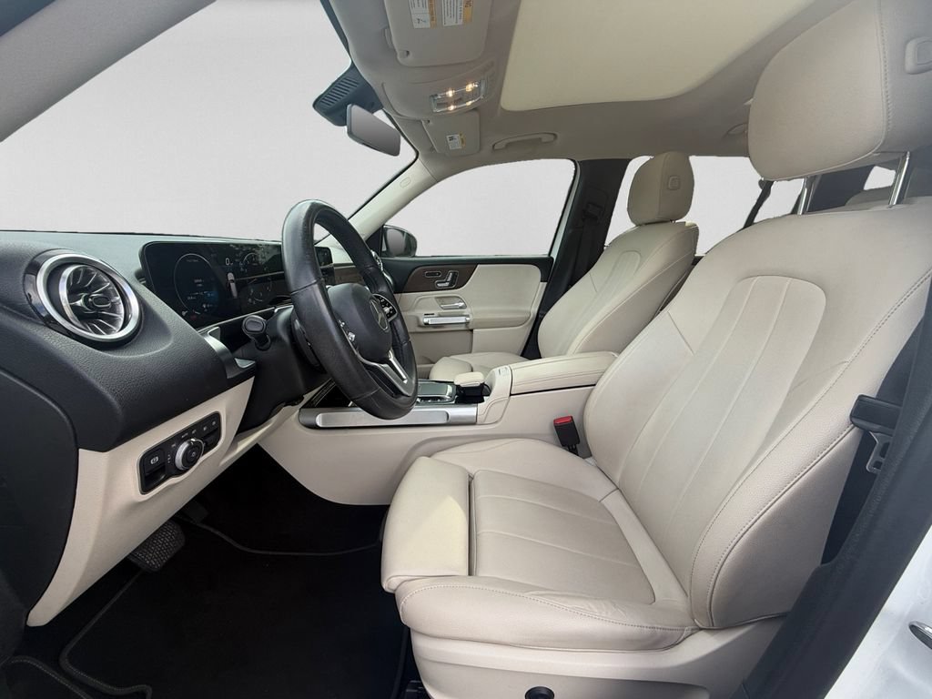 Used 2023 Mercedes-Benz GLB 250 w/ Premium Package image 23