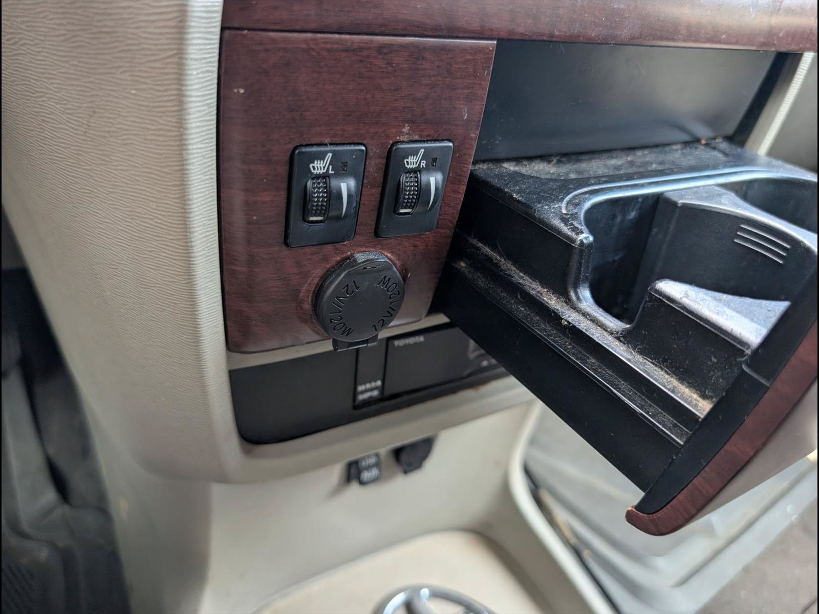 Used 2011 Toyota Sienna XLE w/ Entertainment Pkg FWD image 20