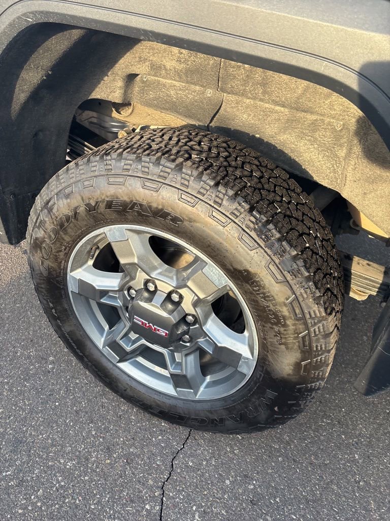 Used 2025 GMC Sierra 2500 SLT w/ SLT Convenience Package image 18