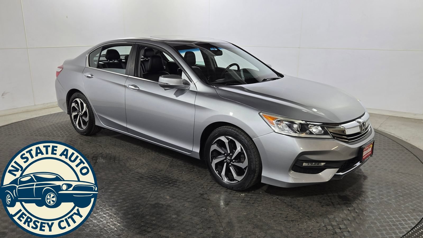 Used 2017 Honda Accord EX-L image 9