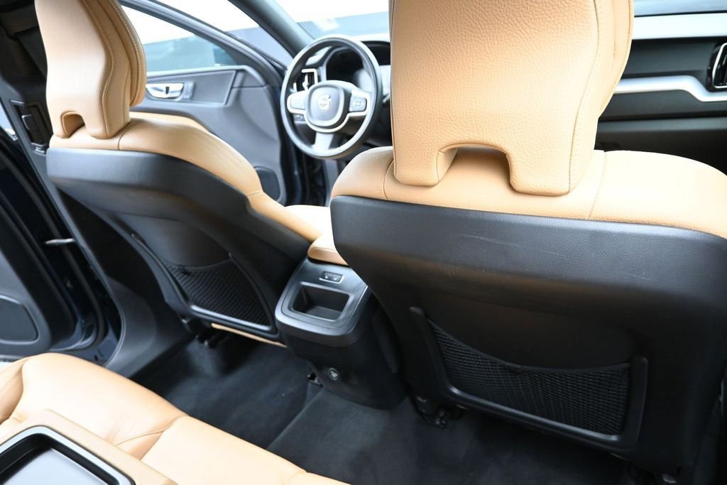 Used 2020 Volvo XC60 T5 Momentum AWD/4WD image 19