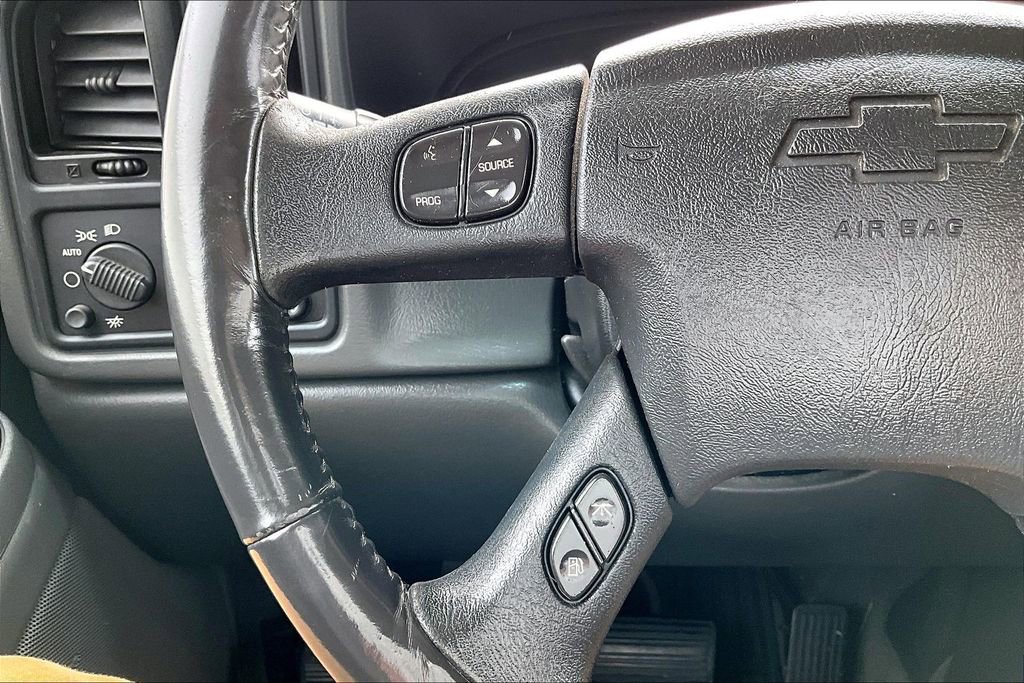 Used 2004 Chevrolet Avalanche Z66 w/ Sun And Sound Package RWD image 24