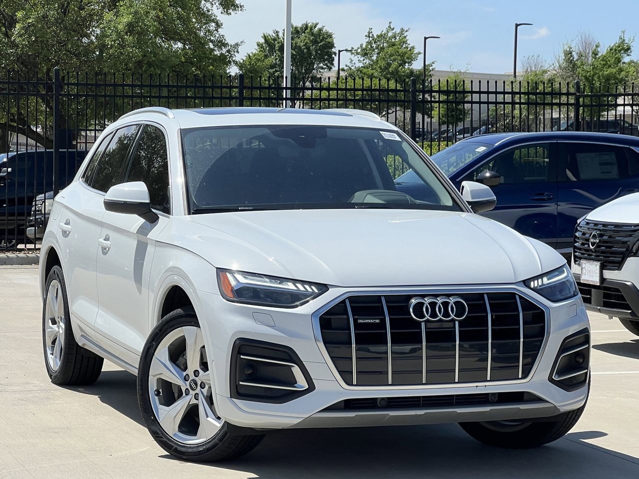 Used 2021 Audi Q5 Prestige w/ Prestige Package image 2