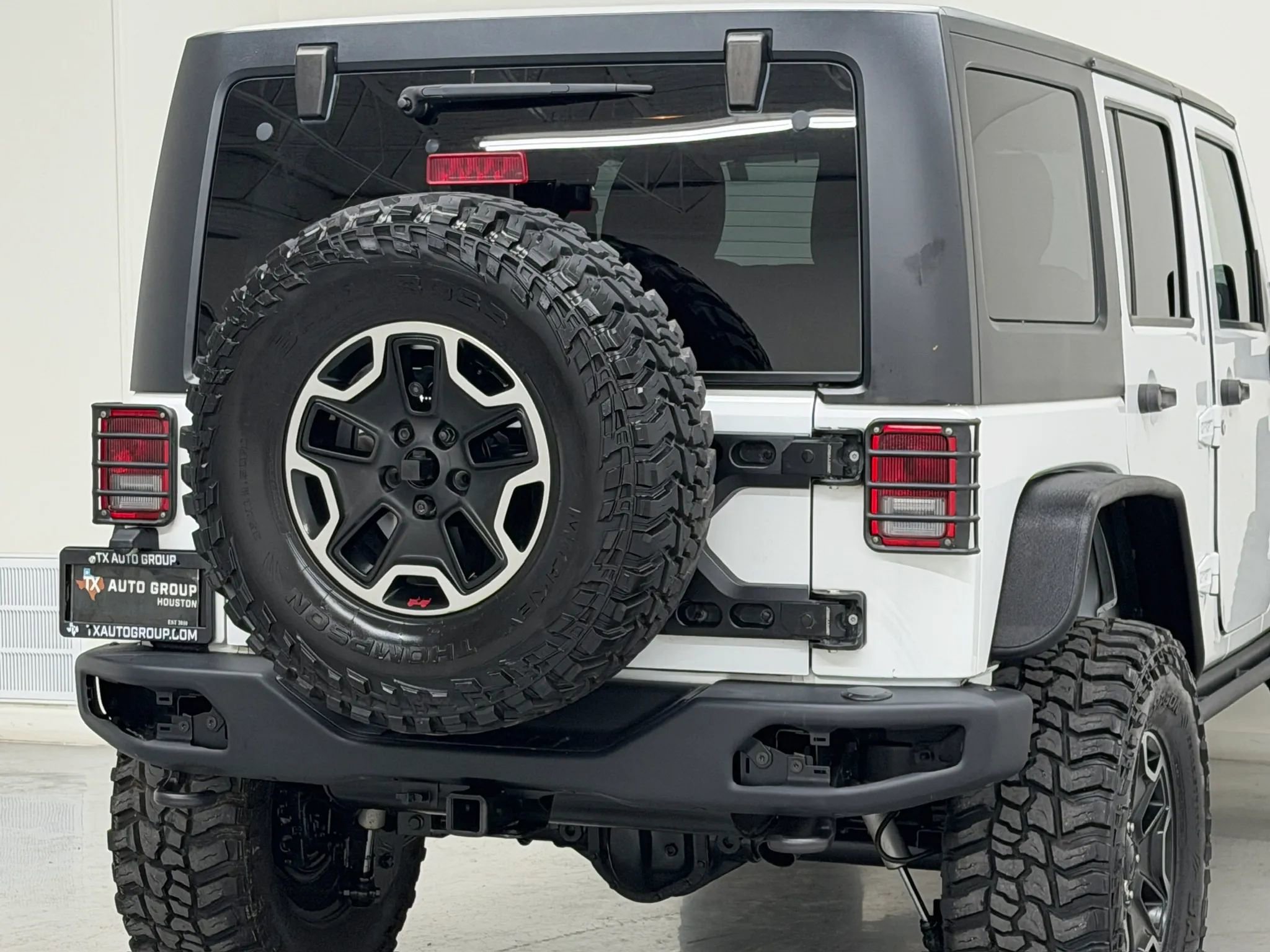 Used 2015 Jeep Wrangler Unlimited Rubicon AWD/4WD image 39