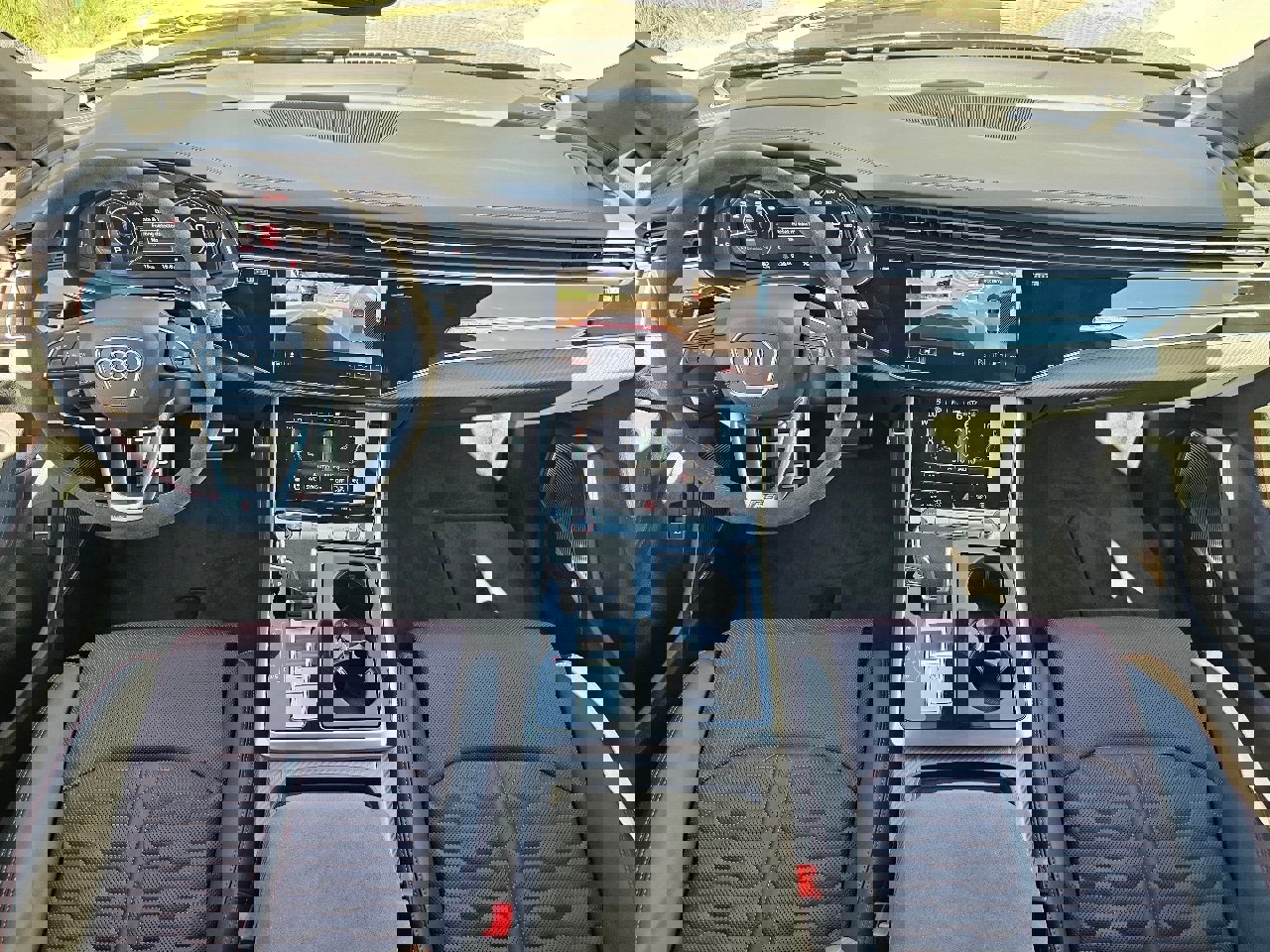 New 2025 Audi RS Q8 performance image 4