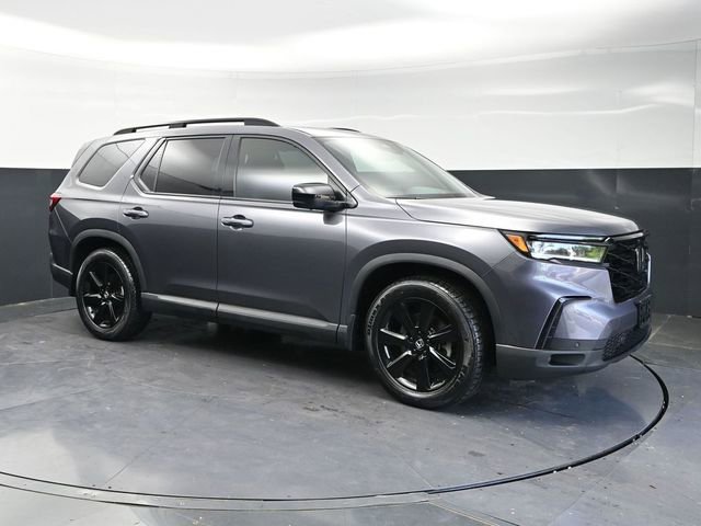 Certified 2025 Honda Pilot Black Edition image 3