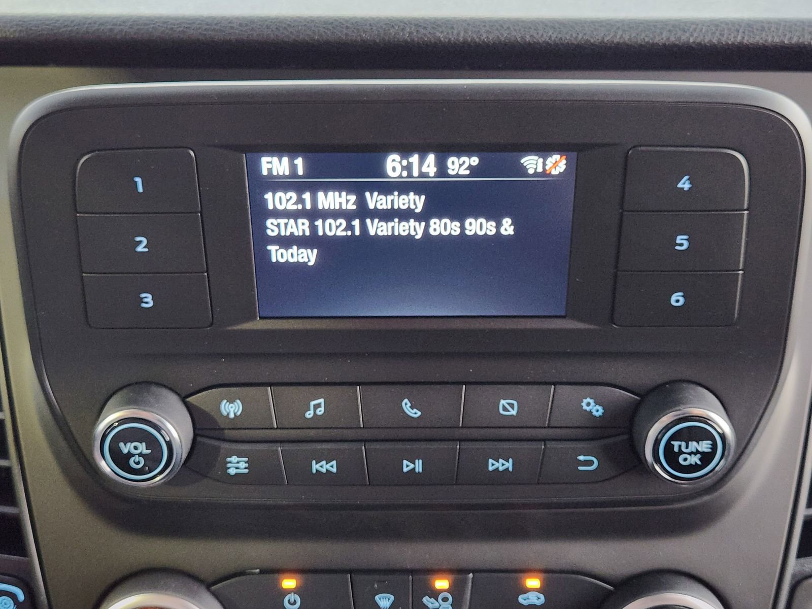 New 2025 Ford Transit 250 148 Medium Roof Extended AWD w/ Load Area Protection Package image 15