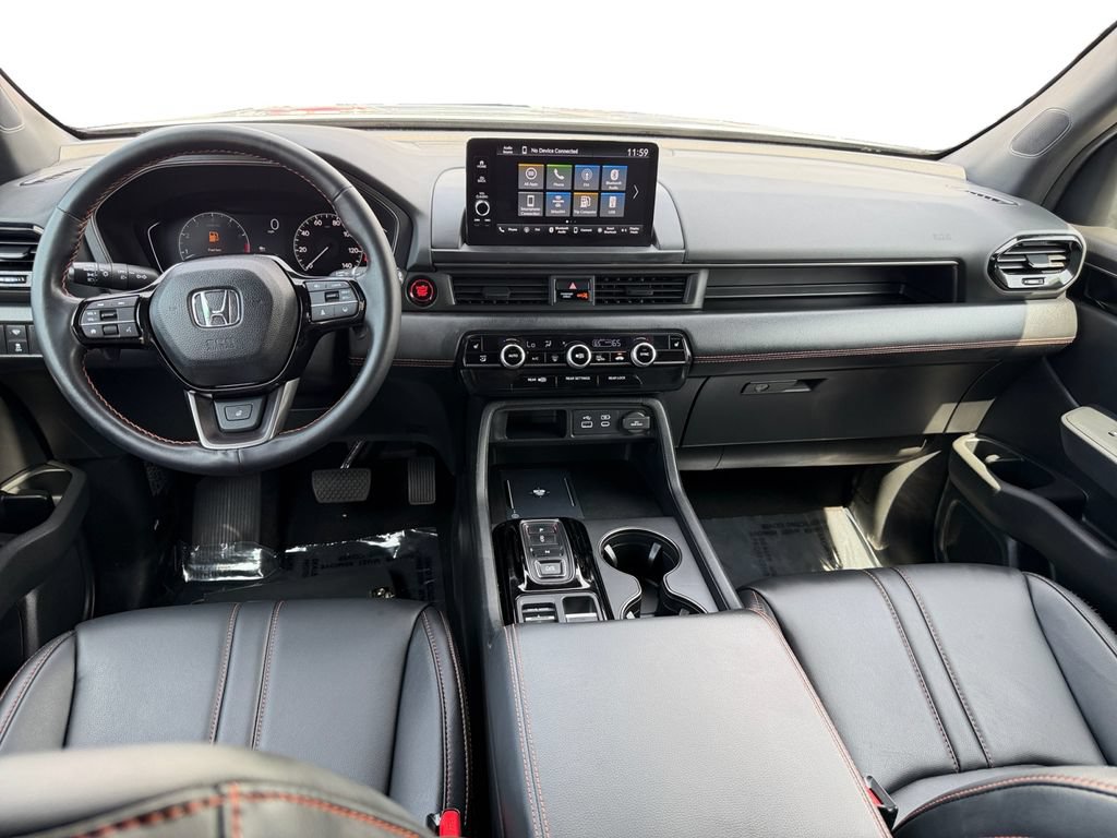 Used 2025 Honda Pilot TrailSport image 13