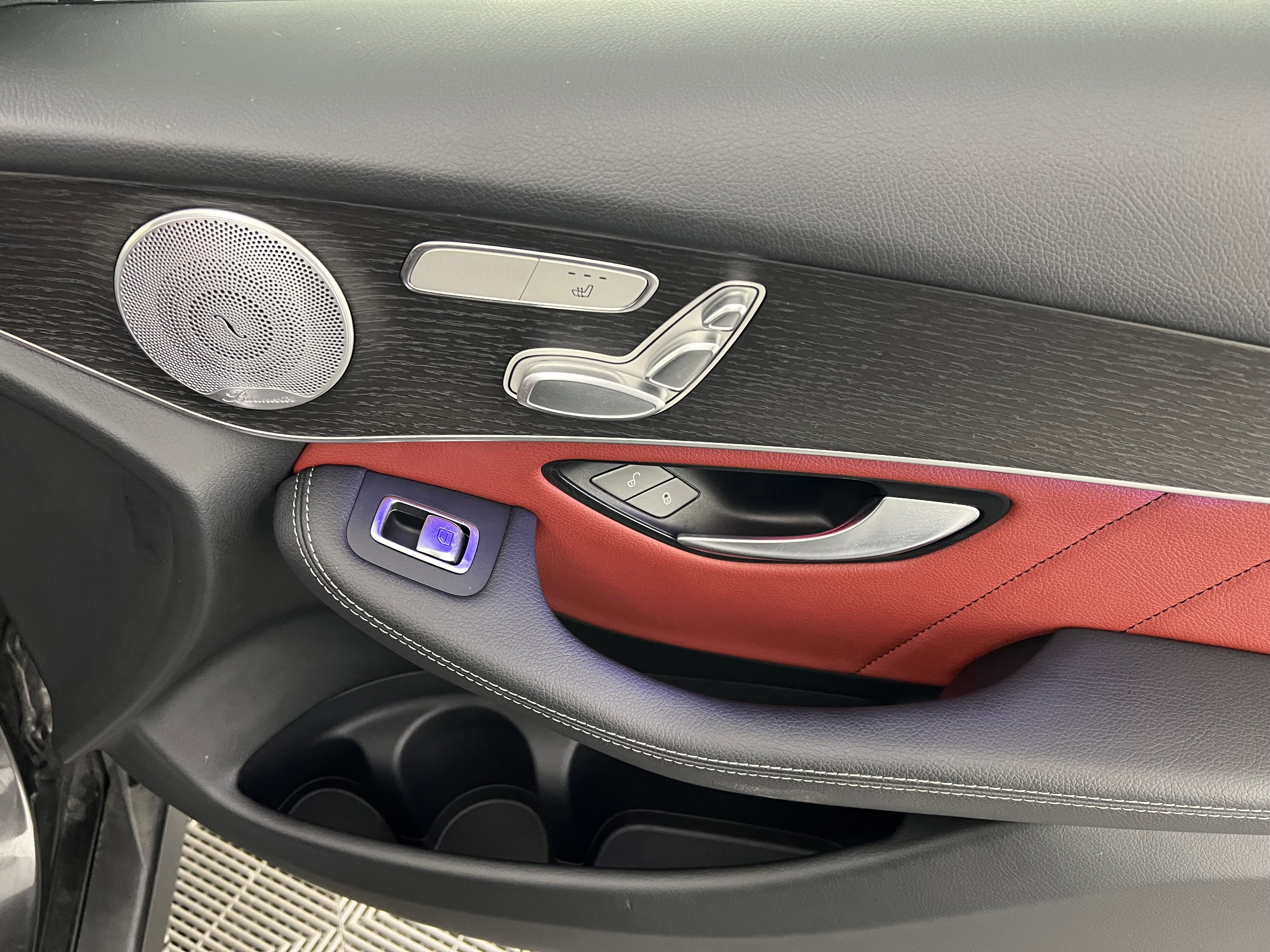 Used 2020 Mercedes-Benz GLC 300 4MATIC Coupe image 25