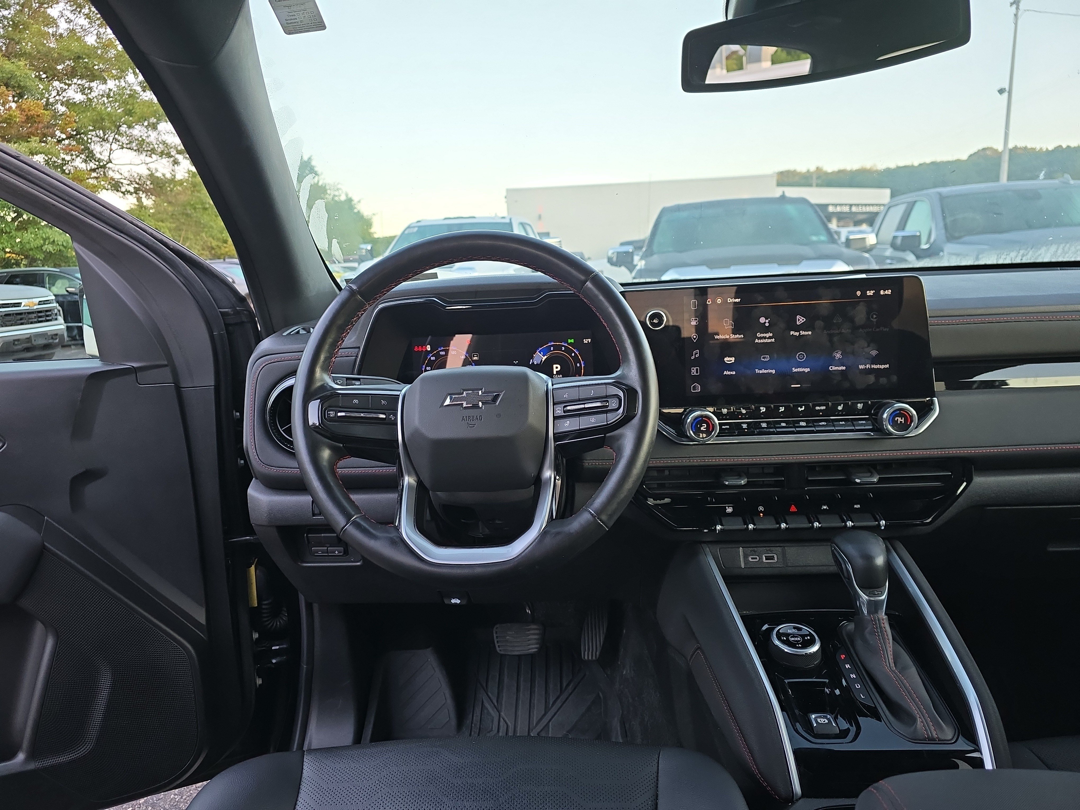 Used 2024 Chevrolet Colorado Z71 w/ Z71 Convenience Package 2 AWD/4WD image 15