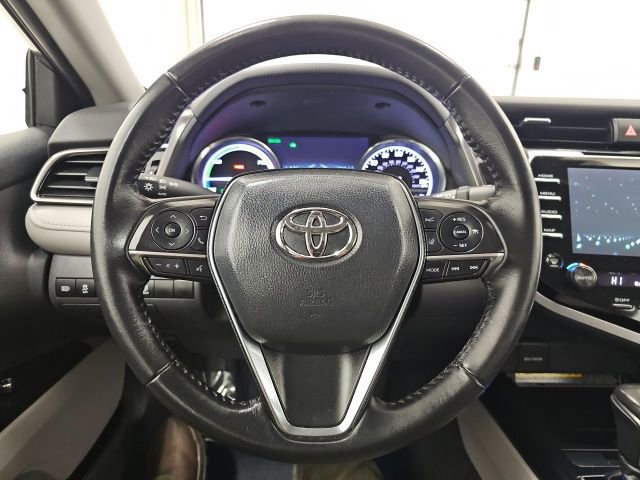 Used 2019 Toyota Camry XLE image 18