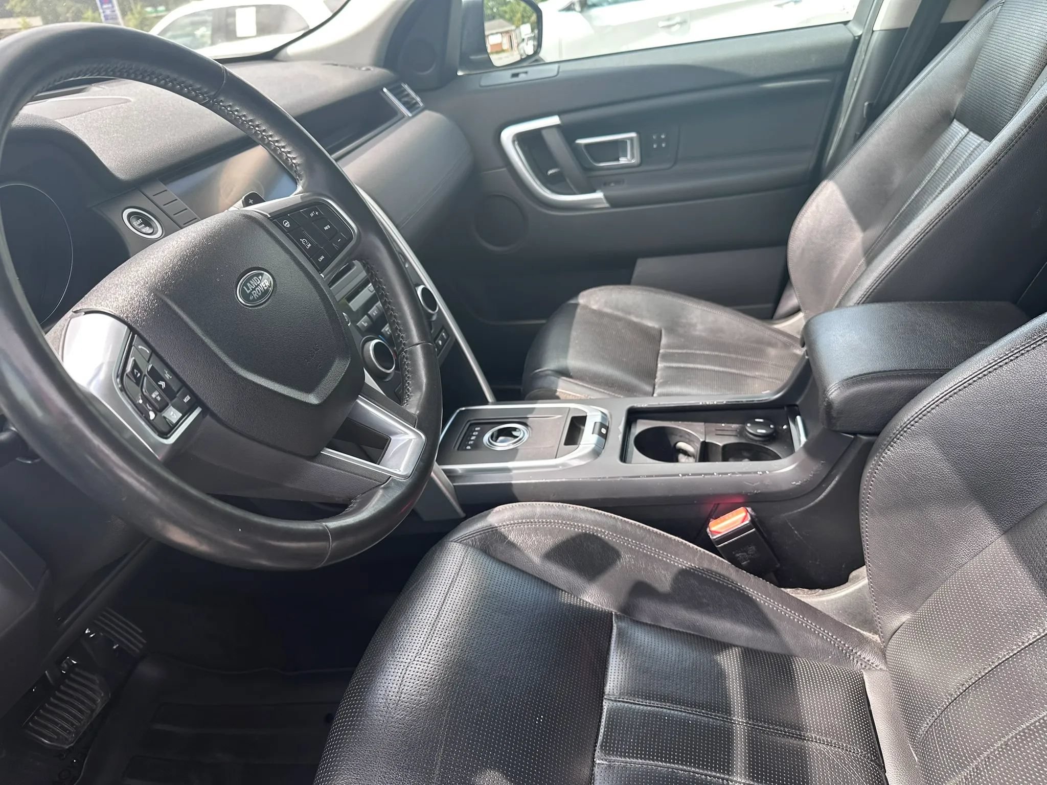 Used 2017 Land Rover Discovery Sport HSE AWD/4WD image 13