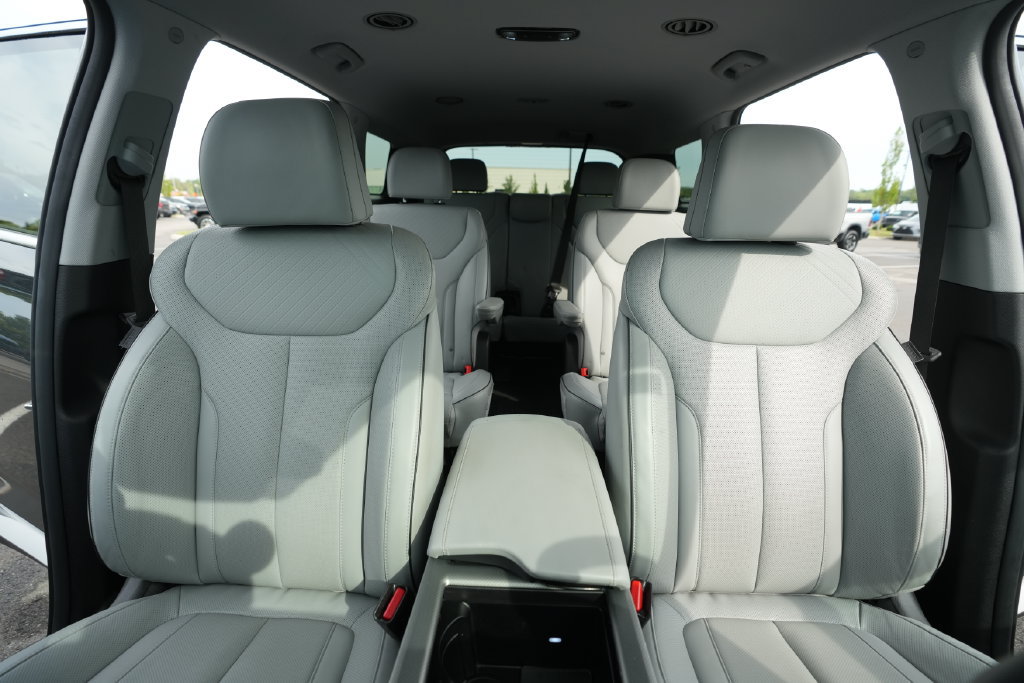 Used 2025 Hyundai Palisade SEL FWD image 40