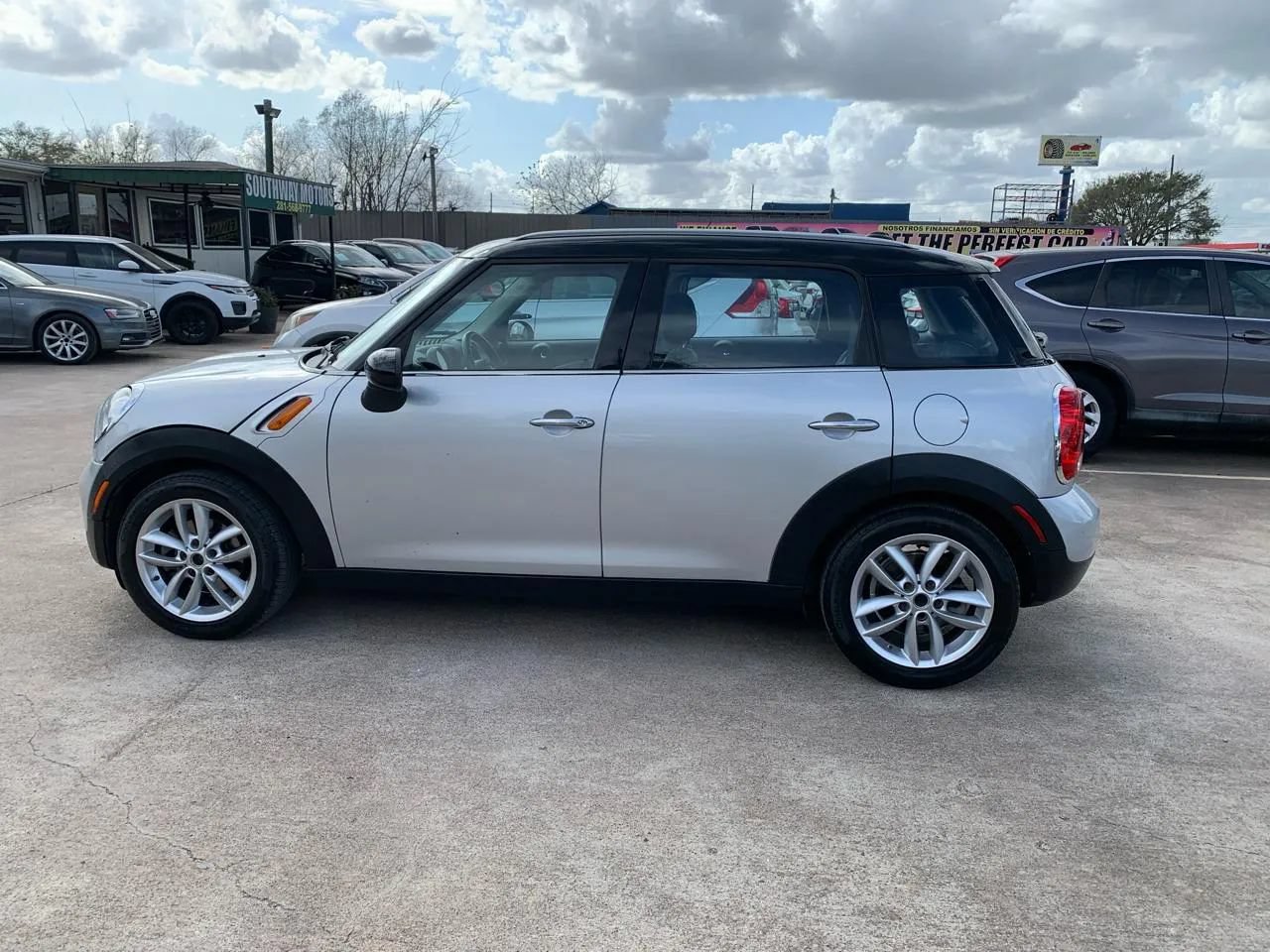 Used 2012 MINI Cooper Countryman FWD image 9