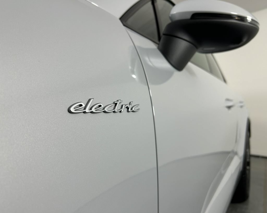 New 2026 Porsche Macan 4 Electric AWD/4WD image 12