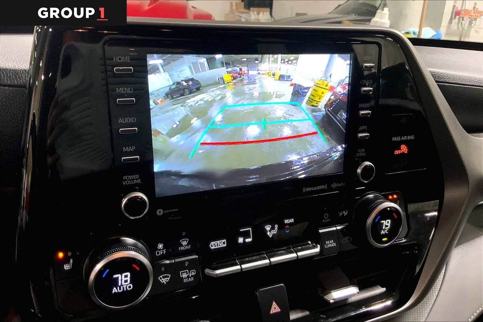 Certified 2021 Toyota Highlander XLE image 27