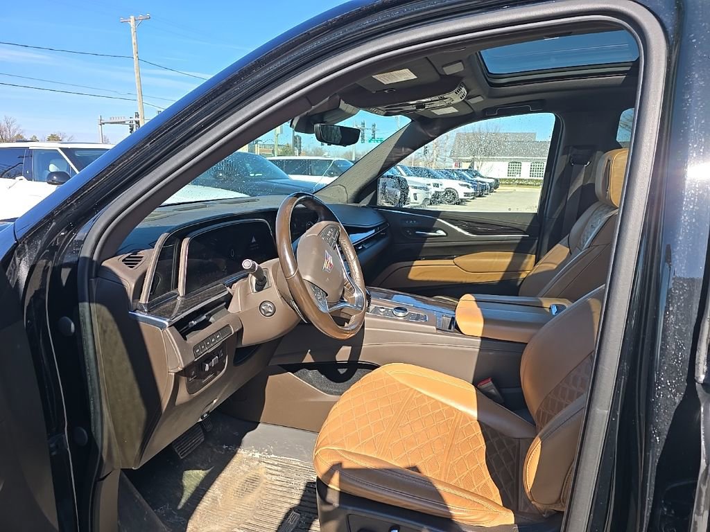 Used 2021 Cadillac Escalade Premium Luxury image 3